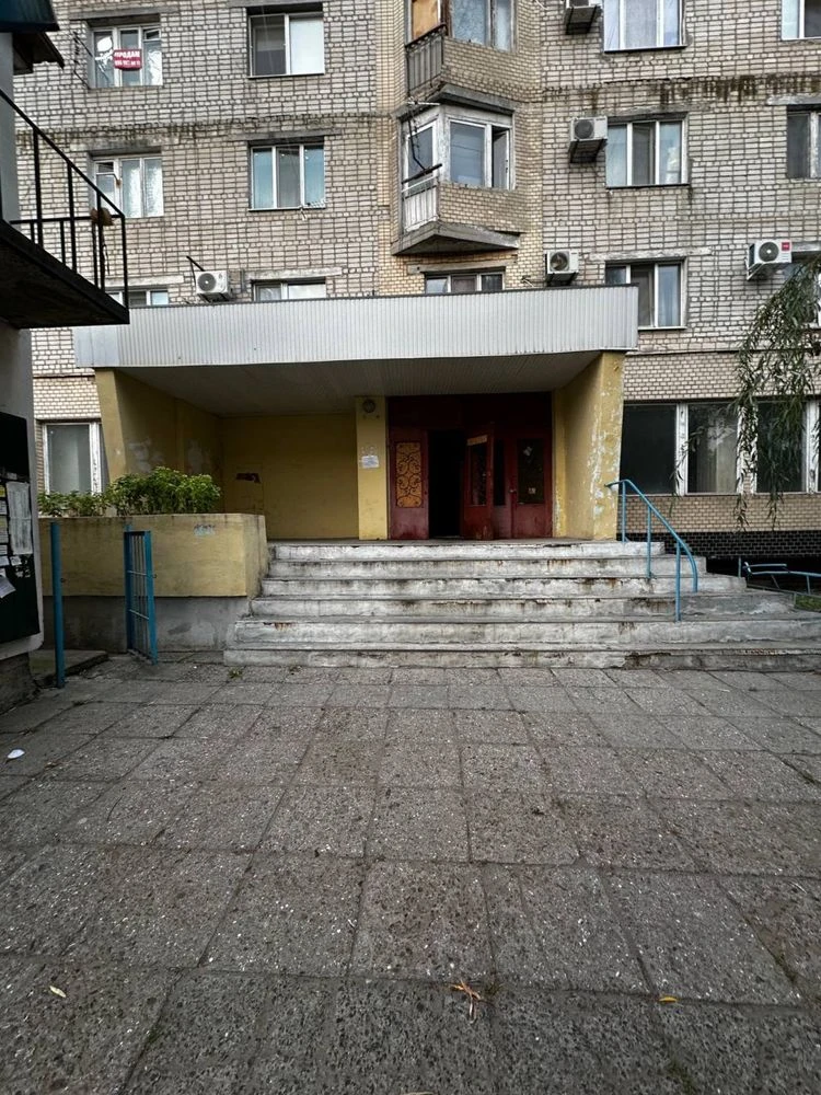Продам комнату 14 м в общежитии