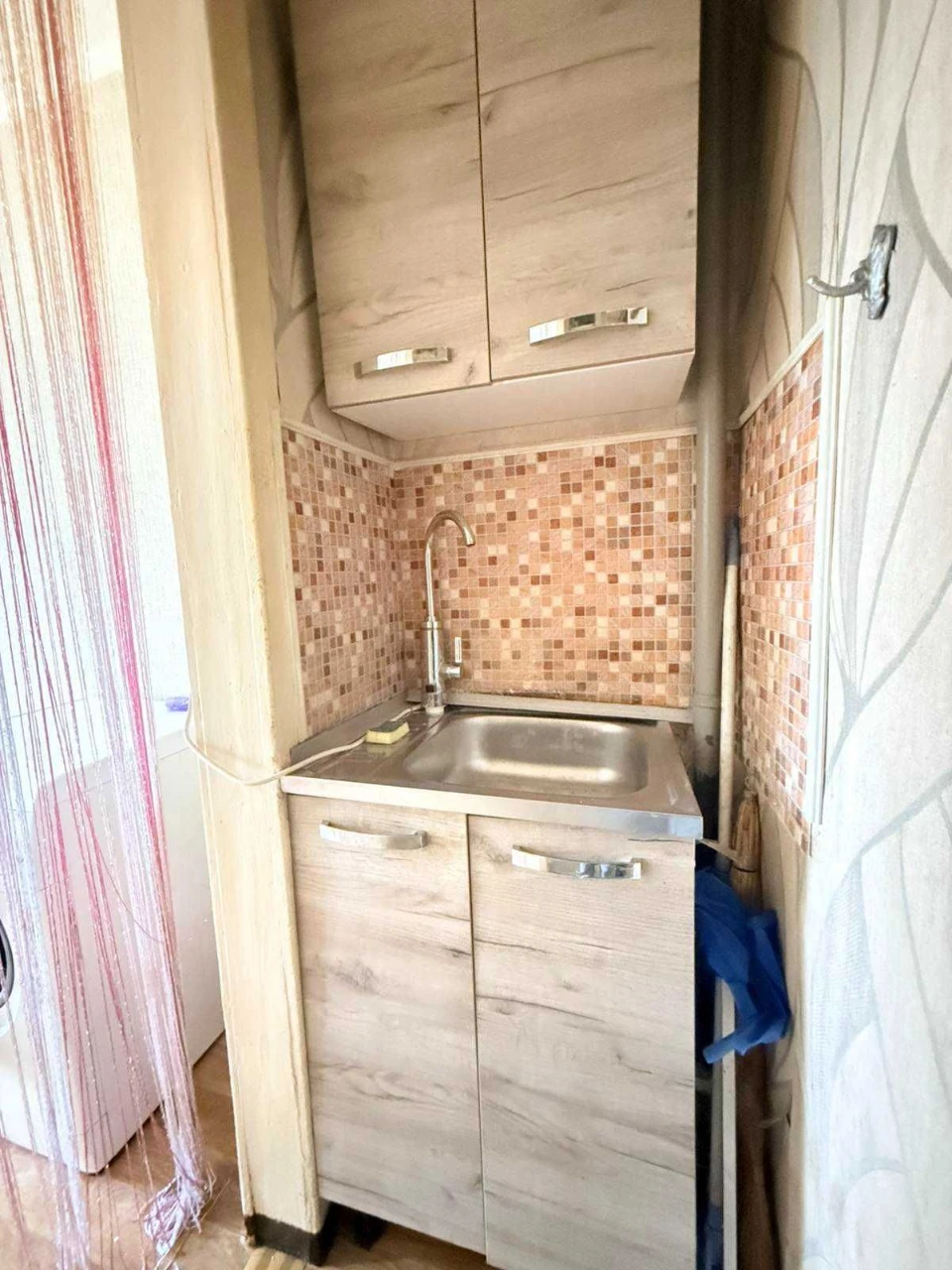 Комната в коммунальной квартире 3эт,центр города