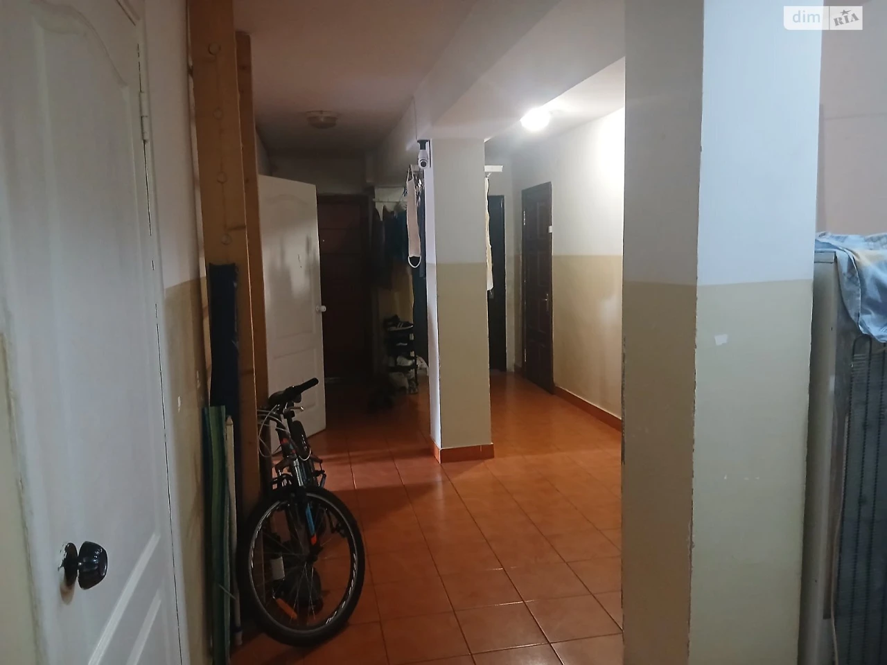 Продаж Кімната