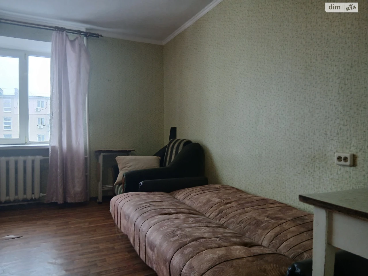 Продаж Кімната