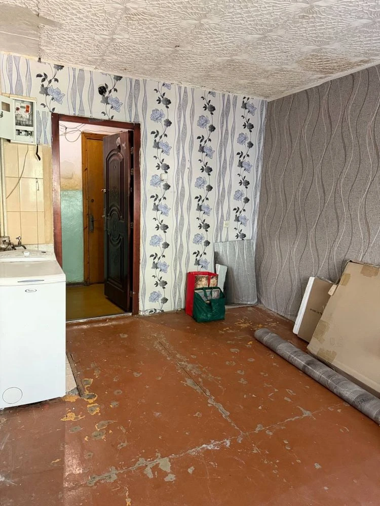 Продам комнату в общежитии центр