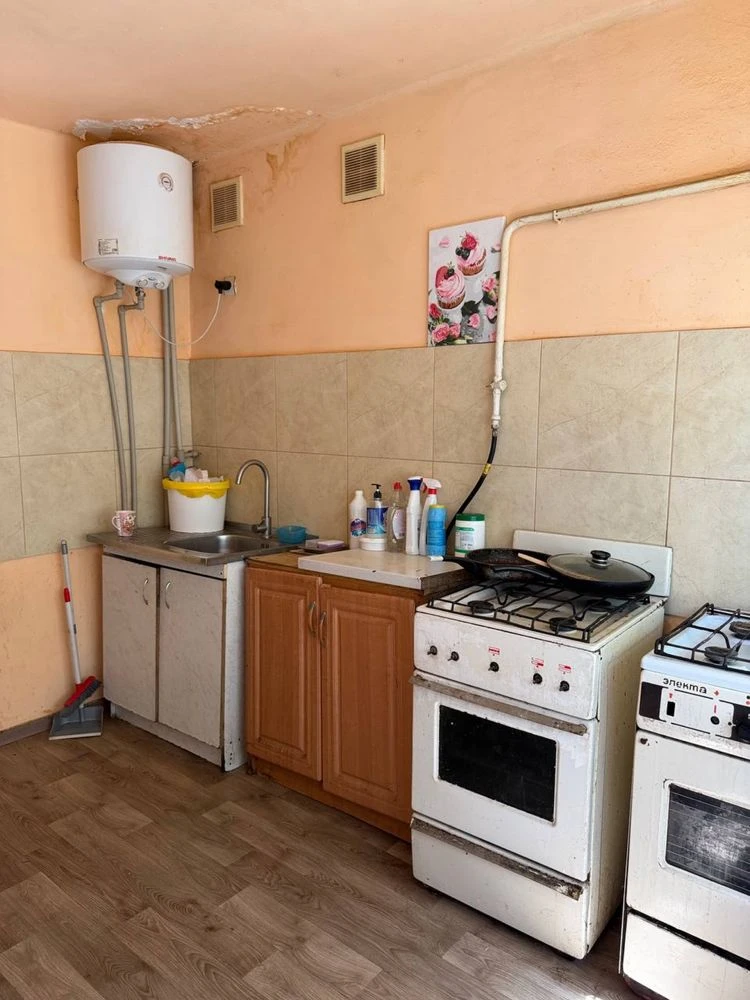 Продам комнату в общежитии центр