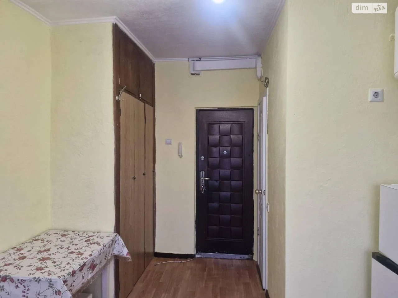 Продаж Кімната