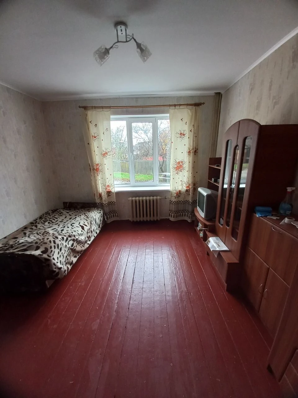 Продаж кімнати в  гуртожитку,новий ремонт.
