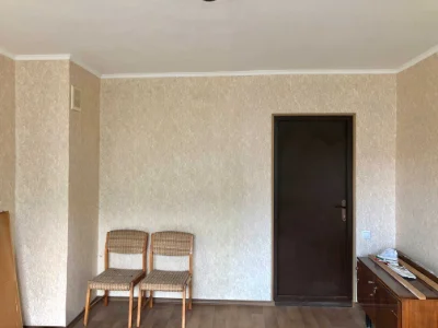 Продам кімнату в гуртожитку,р-н"Житломасив",вул.Будівельникі