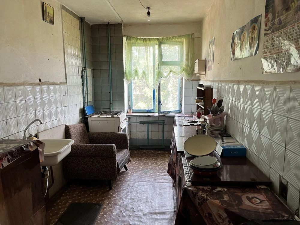 Продам кімнату в гуртожитку,р-н"Житломасив",вул.Будівельникі