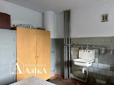 Продам кімнату в секції