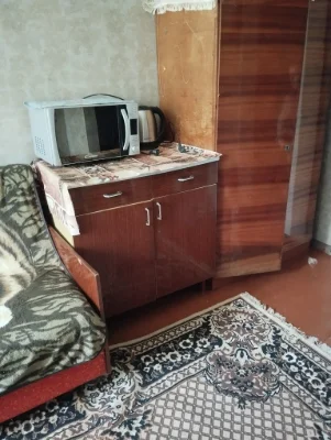 Продається кімната в малосімейці, з меблями,без посередників
