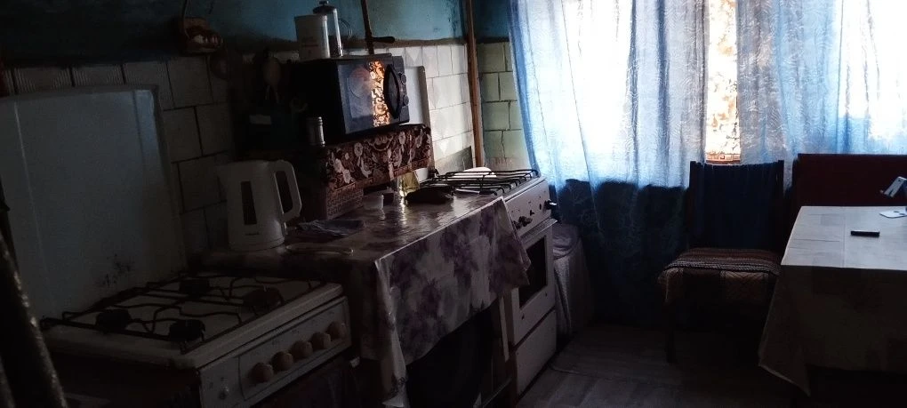 Продається кімната в малосімейці, з меблями,без посередників