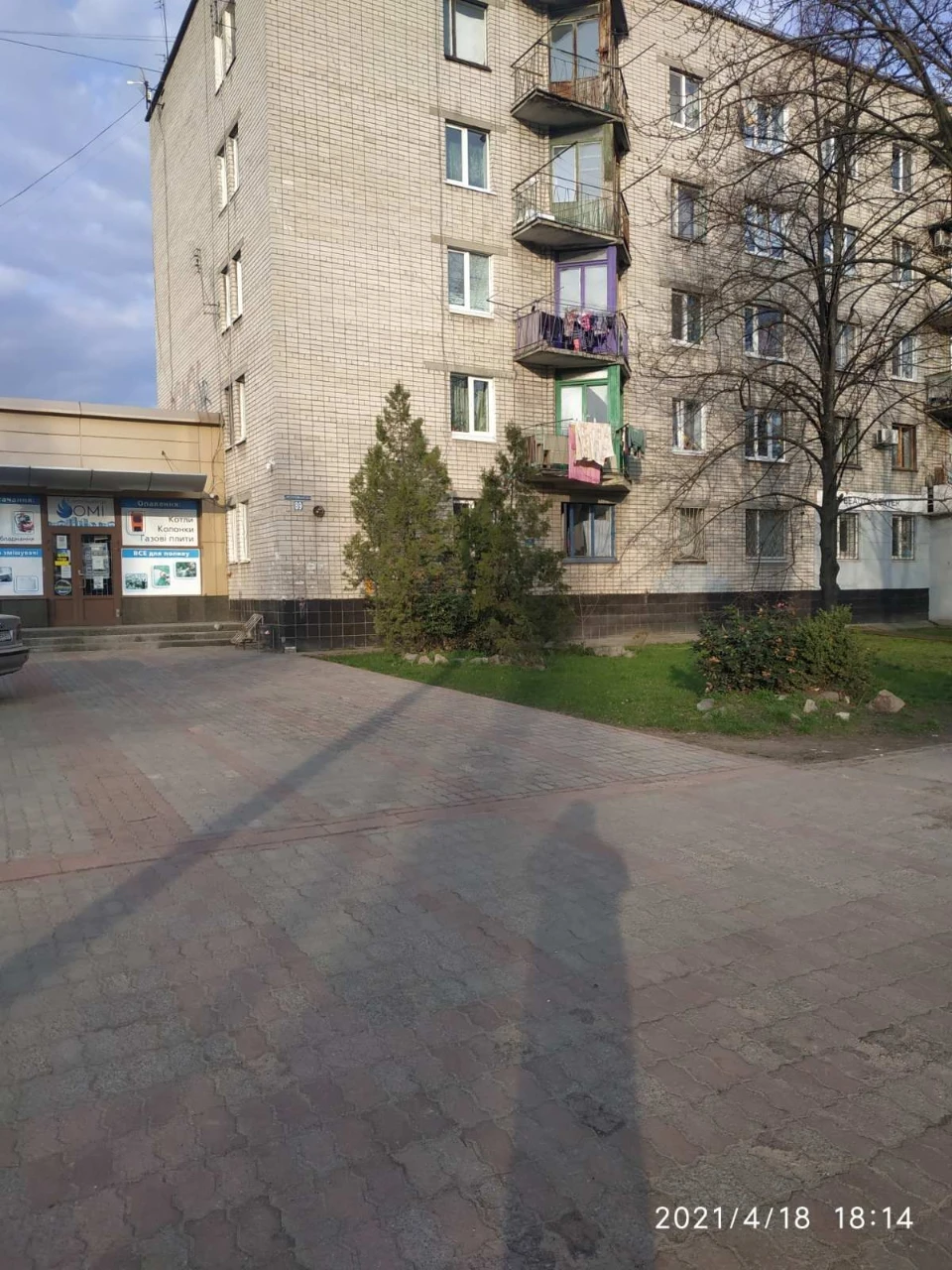 Комната общежития которую можно переделать под офис или бизн