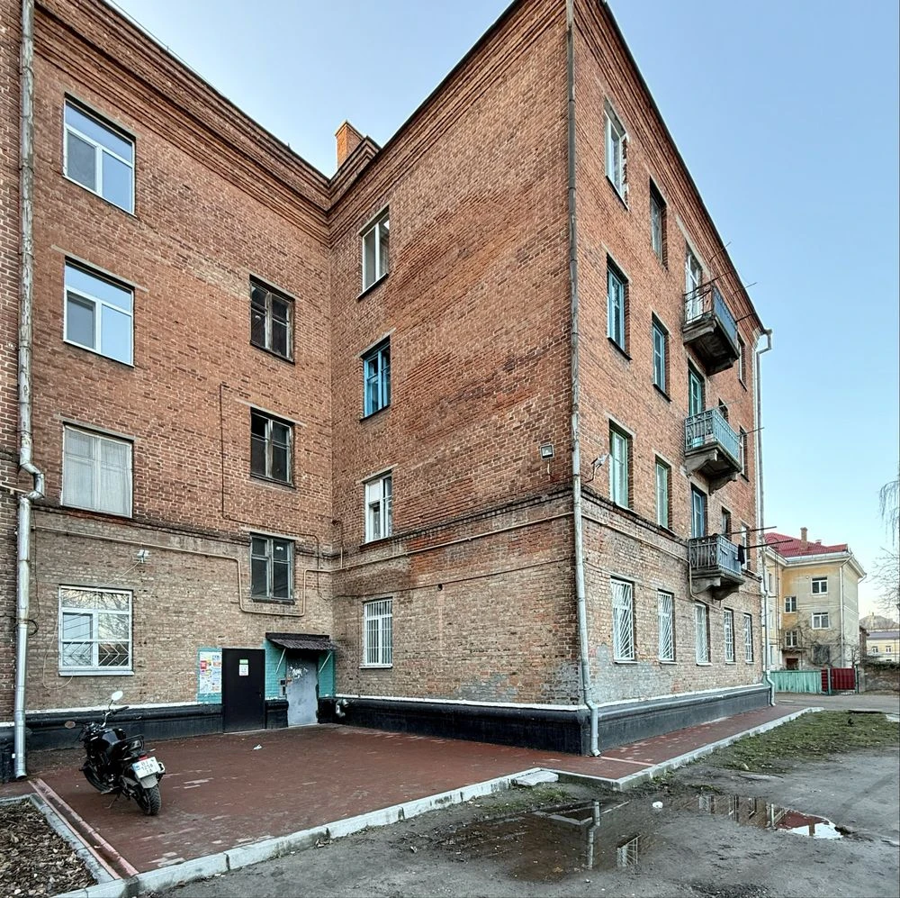 Крюків, кімната з євроремонтом