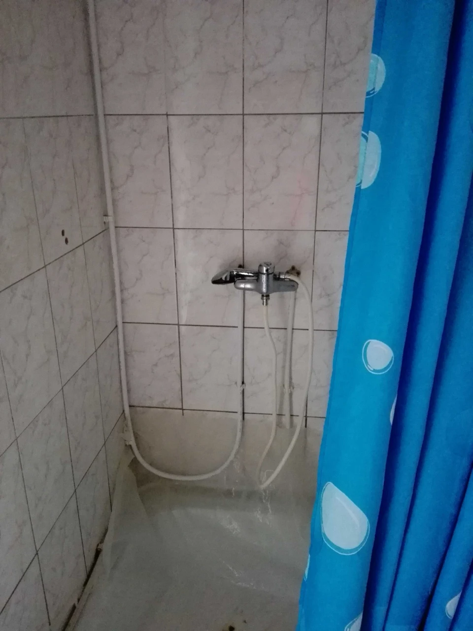 Продам велику малосімейку у Крюкові.