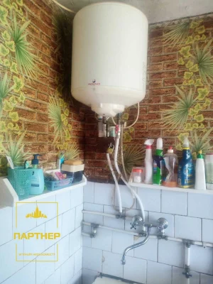 Продам  Дві  суміжні  кімнати  у  малосімейці  в  центрі  Кр