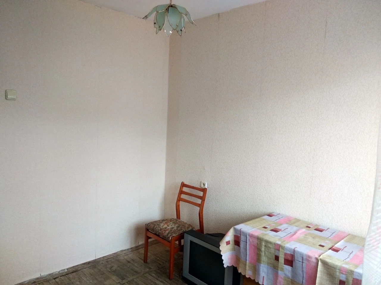Продам дві кімнати в центрі Бучі