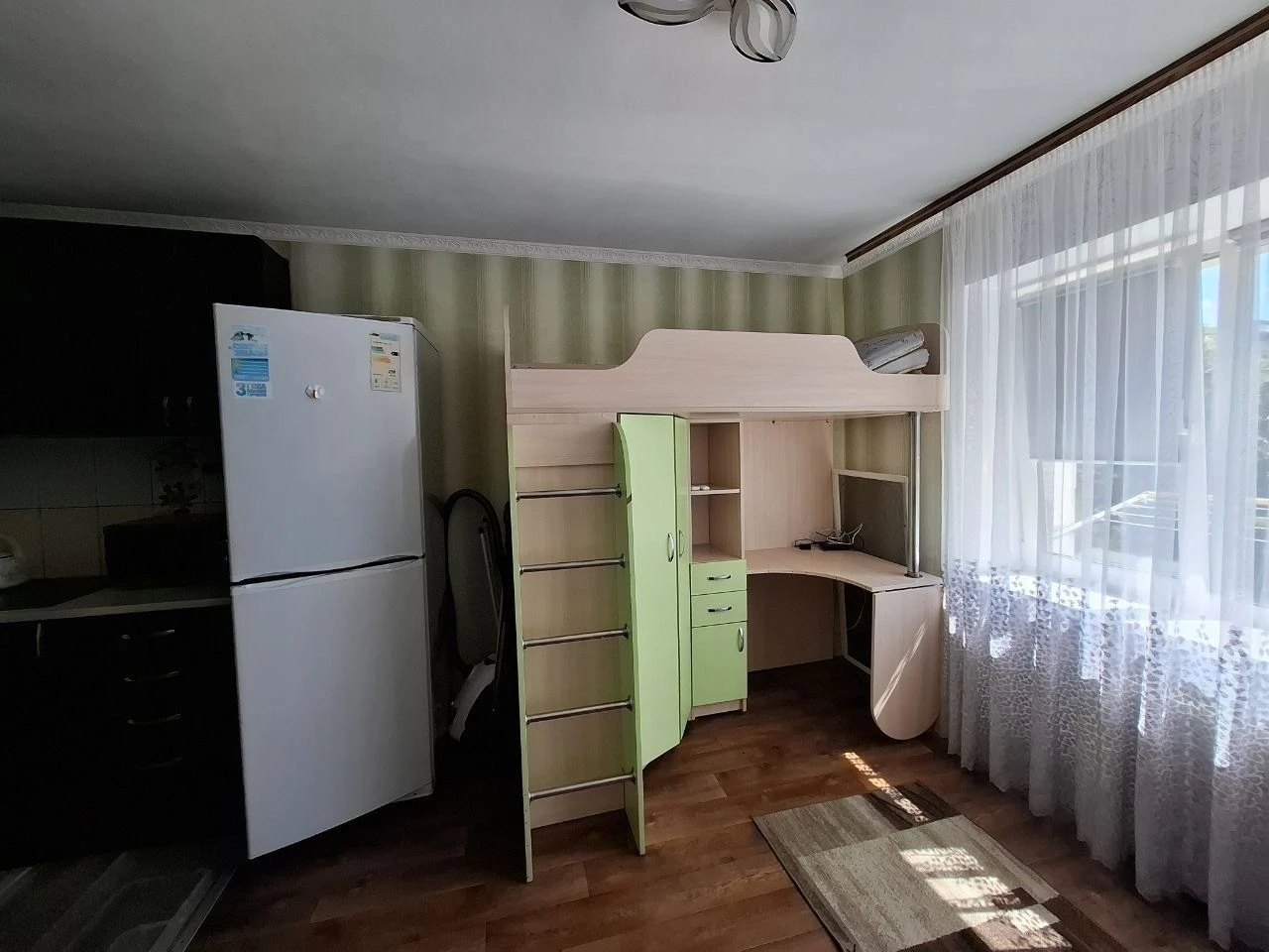 Продам гостінку 16.2 кв/м