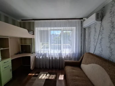 Продам гостінку 16.2 кв/м