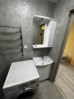 продається  кімната гостиного типу