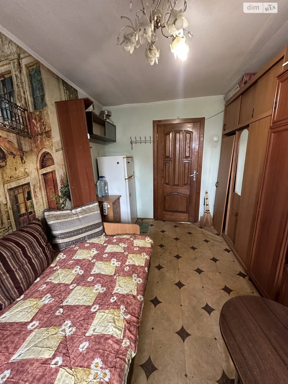 Продаж Кімната