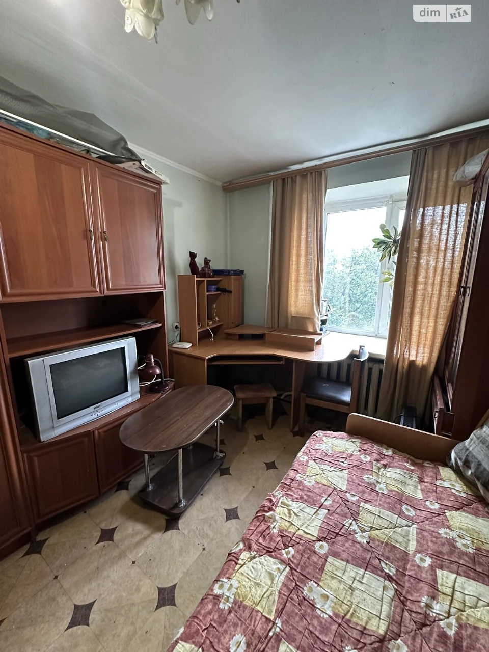 Продаж Кімната