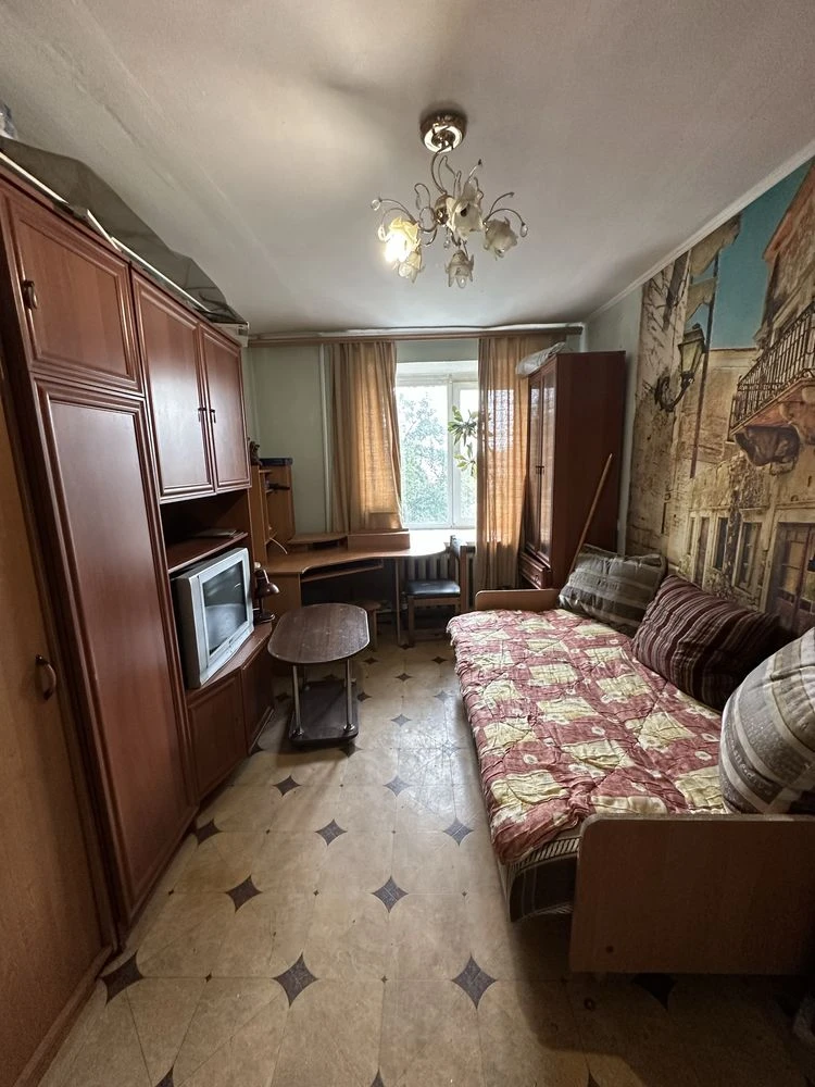 Кімната в гуртожитку, центр міста, терміново