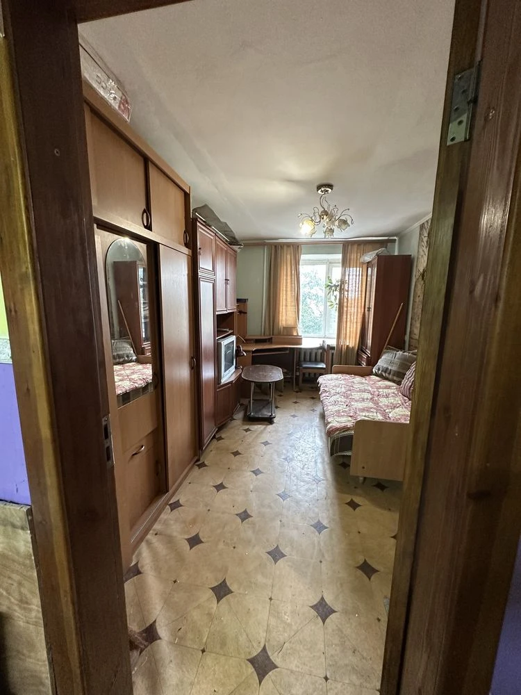 Кімната в гуртожитку, центр міста, терміново