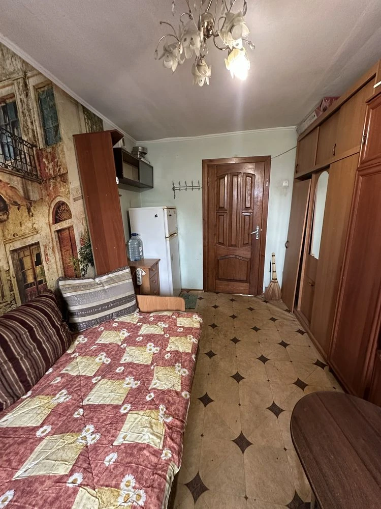 Кімната в гуртожитку, центр міста, терміново