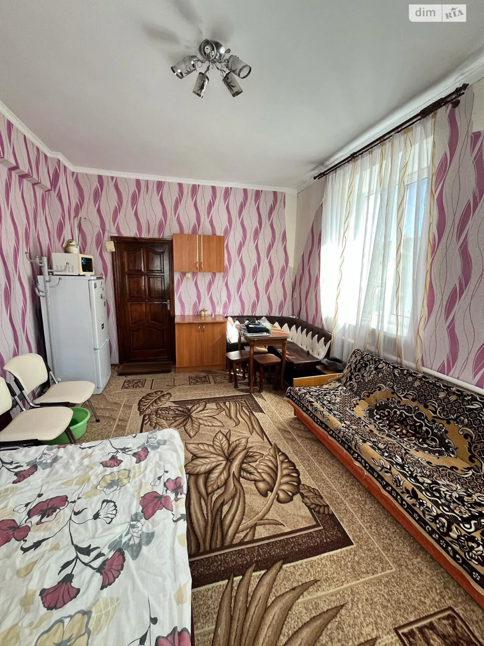 Продаж Кімната