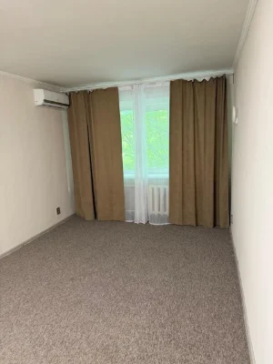 Кімната в гуртожитку після ремонту.