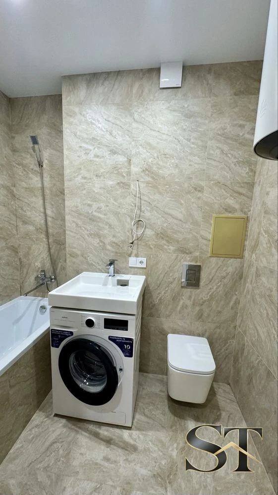 Продам. 1 комната. Балкон. Вид на море. Пространство