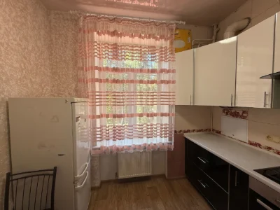 2 кімнатна сталінка з балконом на Середньофантанській