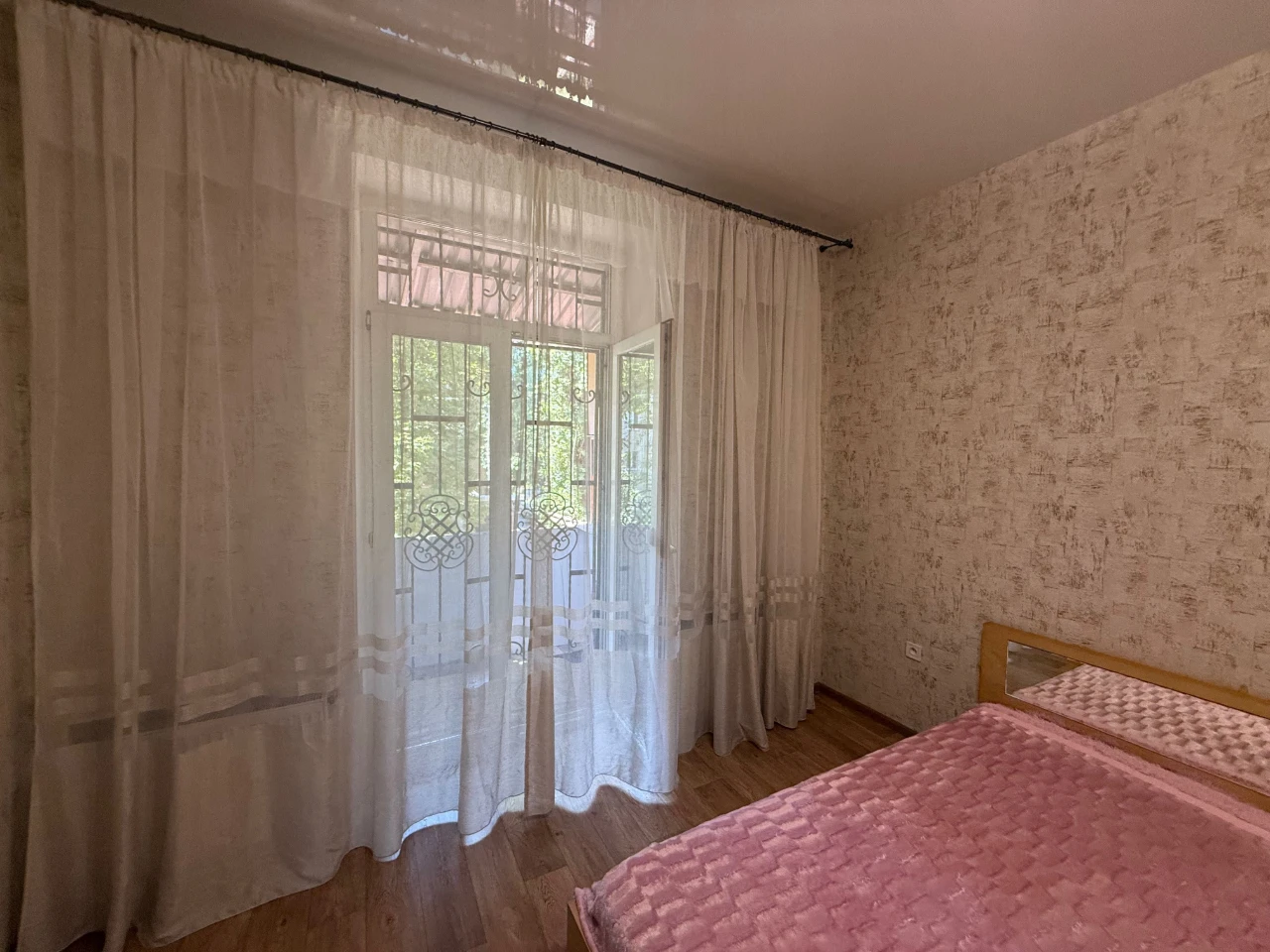 2 кімнатна сталінка з балконом на Середньофантанській