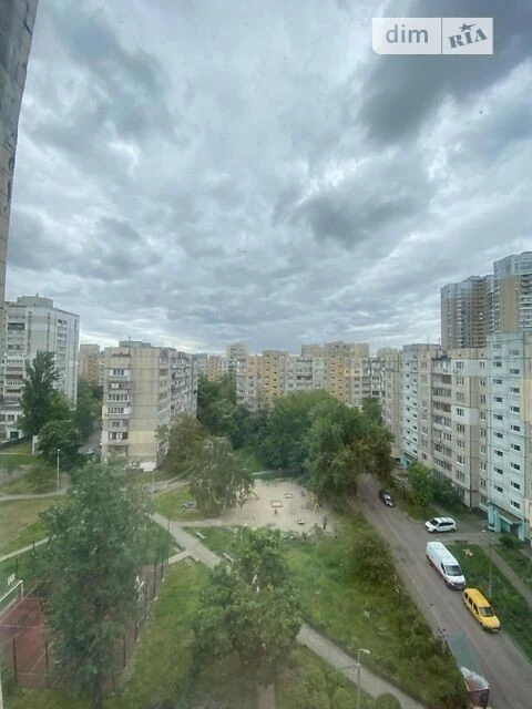 Sale of 3-room apartment 70 sq. m on Mykilsko-Slobidska street •