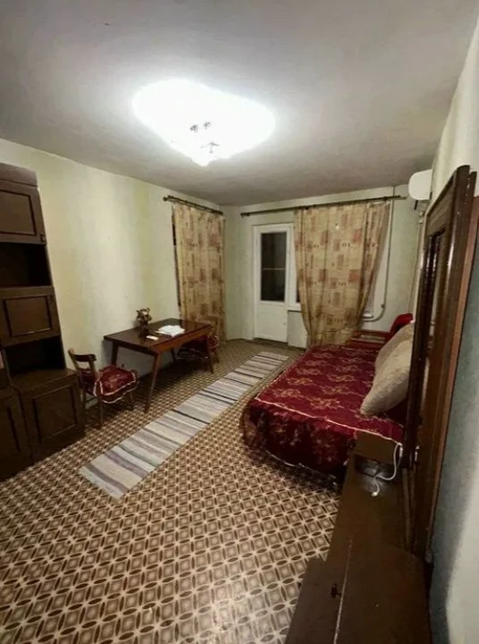 Продам 1 кімнатну квартиру. Вул.Генерала Петрова, кут Космон