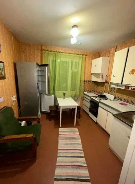 Продам 1 кімнатну квартиру. Вул.Генерала Петрова, кут Космон