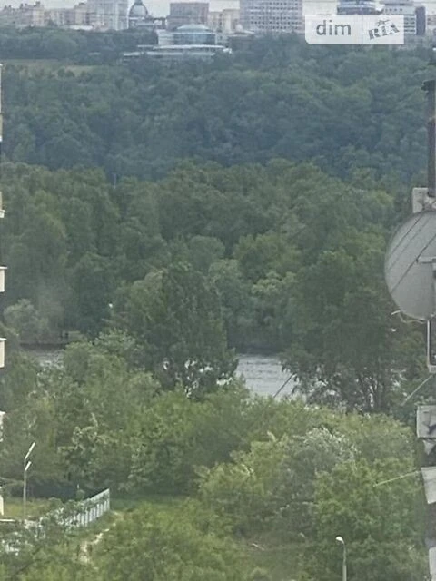Sale of 3-room apartment 70 sq. m on Mykilsko-Slobidska street •