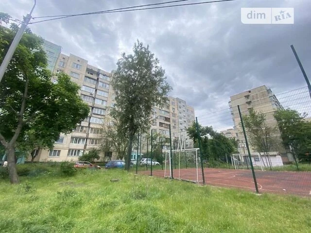 Sale of 3-room apartment 70 sq. m on Mykilsko-Slobidska street •