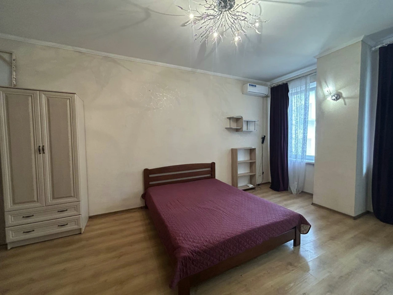 Продам 1 кімнатну квартиру. Вул. Пішонівська. ЖК "Консоль".