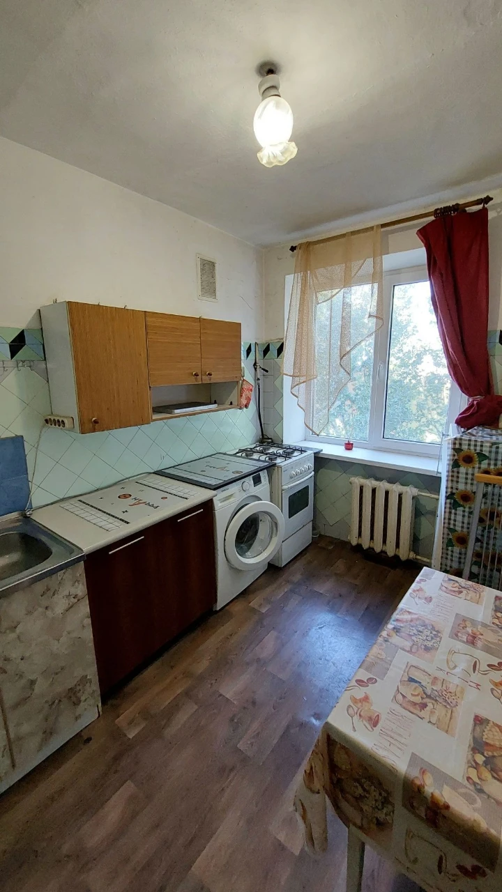 Продам 2 кімнатну квартиру. Вул.Колонтаївська, кут Старопорт