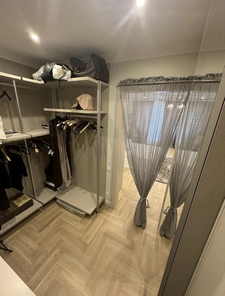 Продам 3 комн. квартиру плюс паркоместо  в Мукачевском пер-к