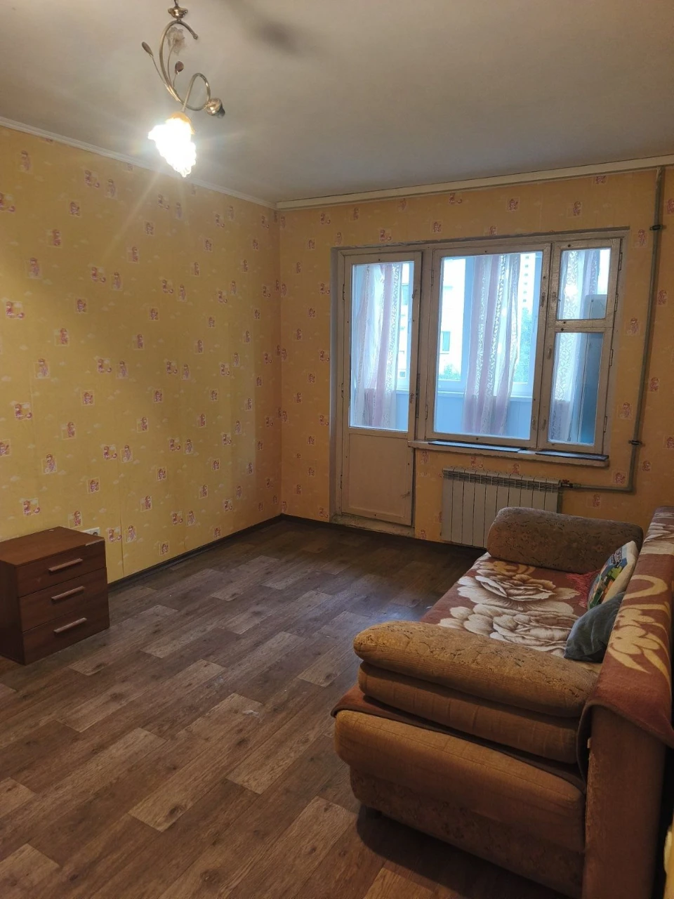 Продам 2 ком квартиру на Высоцкого