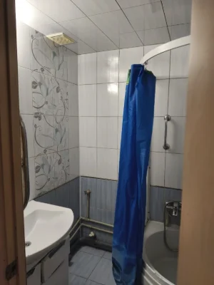 Продам 2 ком квартиру на Высоцкого