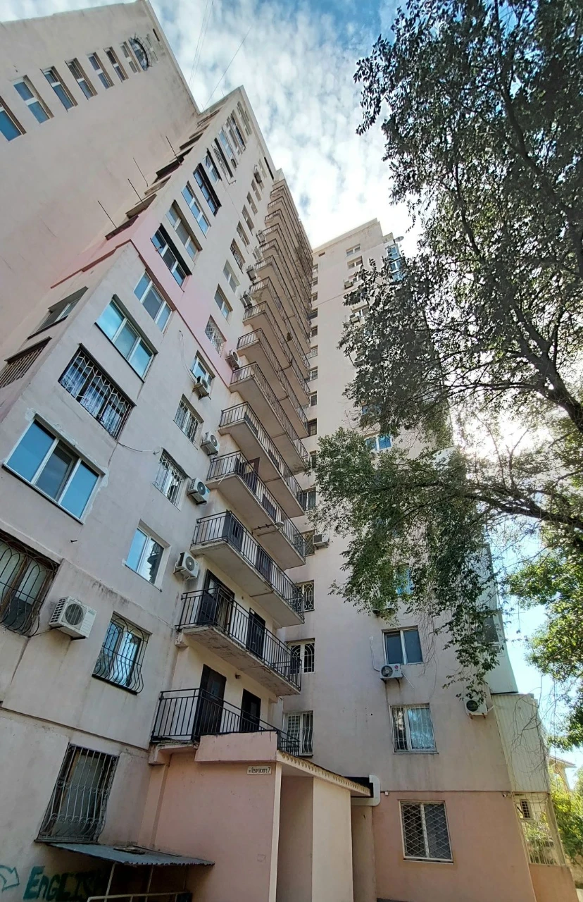 Продам квартиру. Фонтанська дорога, кут вул. Леваневского. С