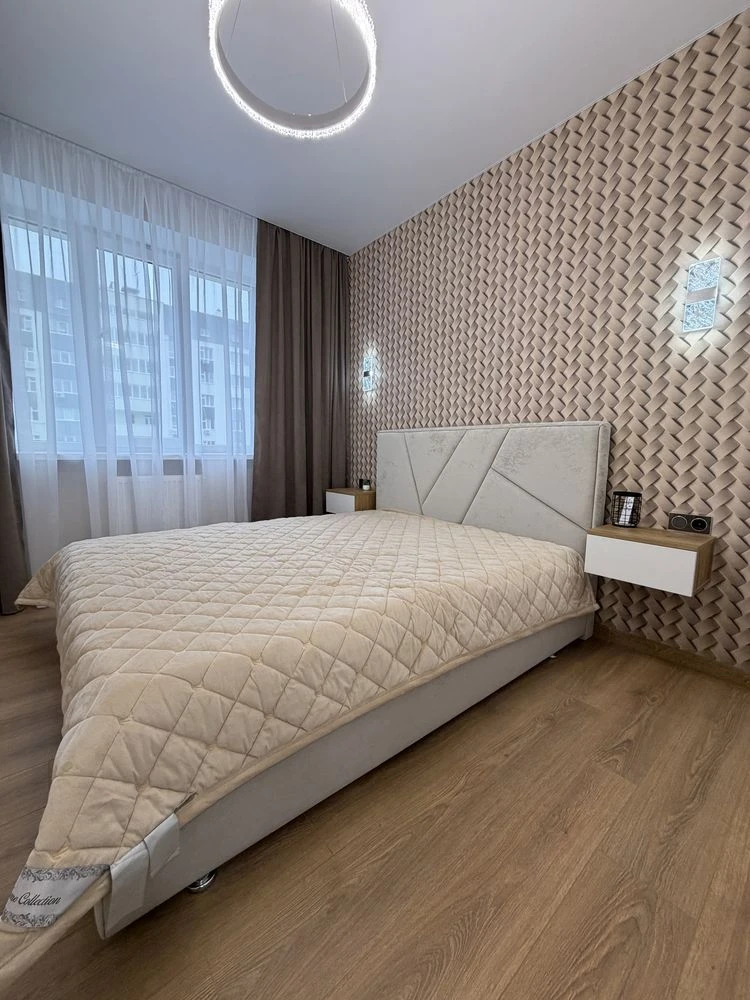 Продам  вишукану 2кімнатну квартиру  в зданій новобудові