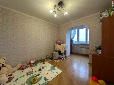 Продаж квартири 3-кімн. 69.5 м² 8/9 пов.
