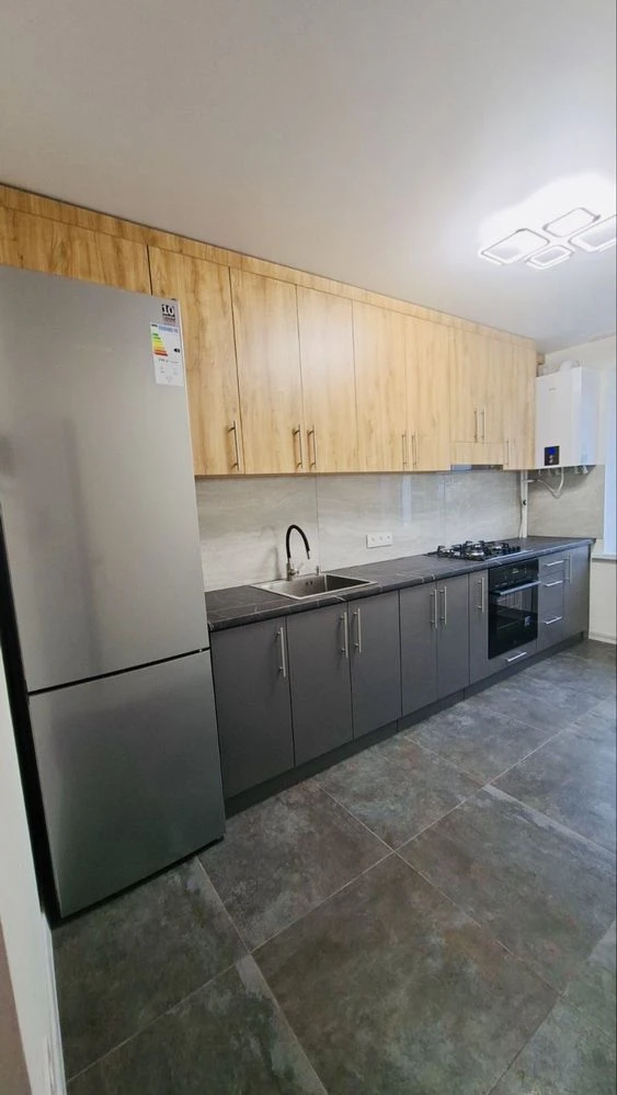 Продам 3-кімнатну квартиру 70 м², АГО, 4/9 поверх, вул. Марі
