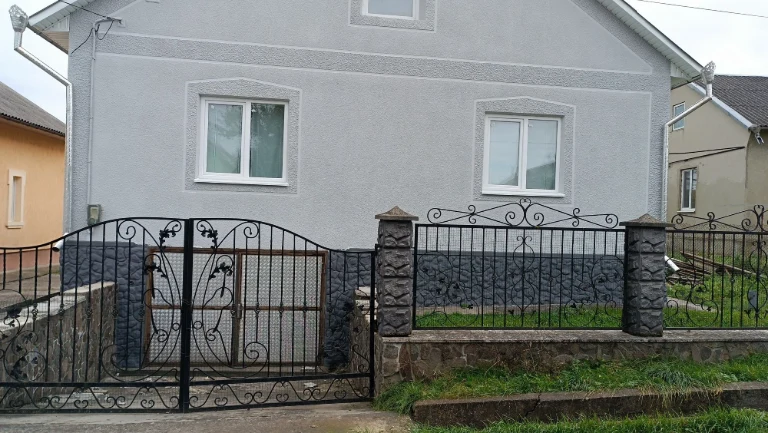 Продається  житловий будинок