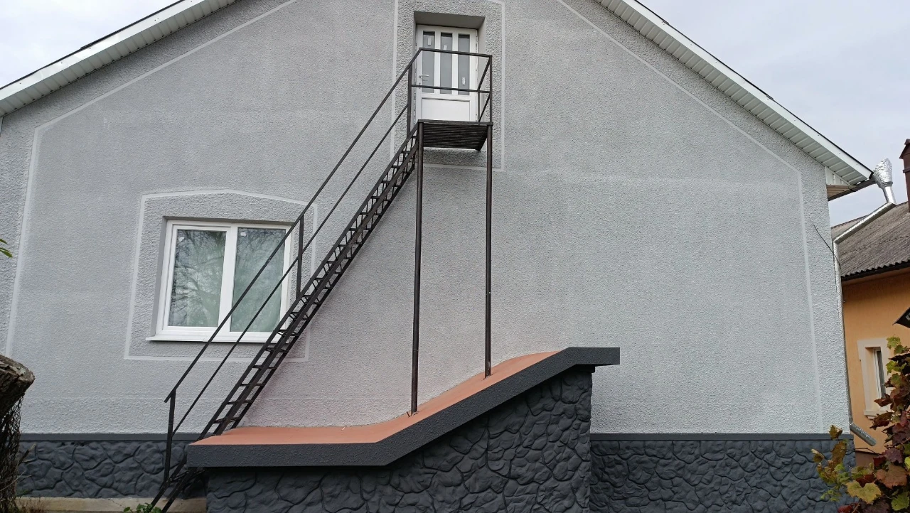 Продається  житловий будинок