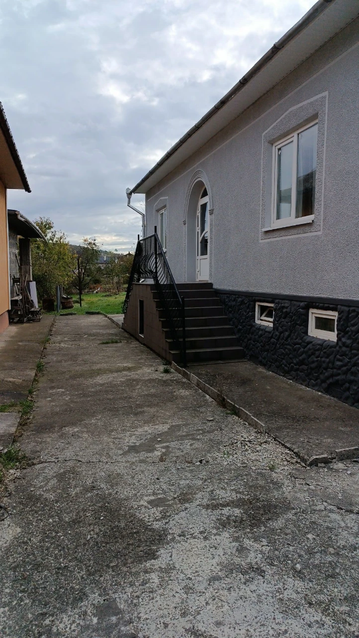 Продається  житловий будинок
