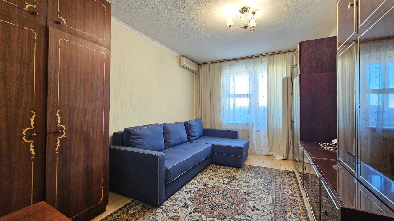 М Позняки 5хв. пішки, Григоренка, Драгоманова, 3к біля парку