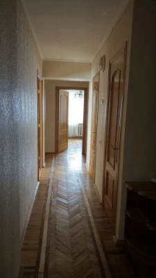 Радченко 4, цегляний будинок, метрові стіни, 3 кімнатна квар